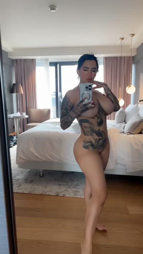 big ass big tits curvy huge tits tattoo tease teasing curvy-chicks hot-girls-with-tattoos