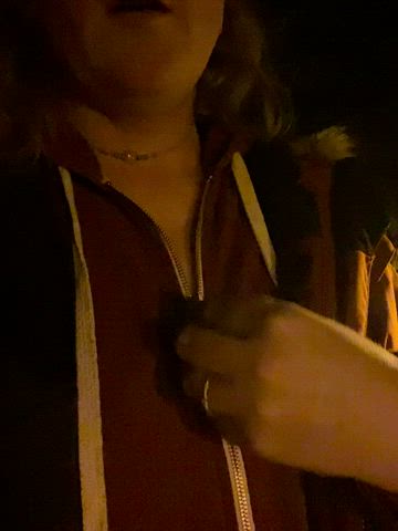 Small tits in the cold night [F]