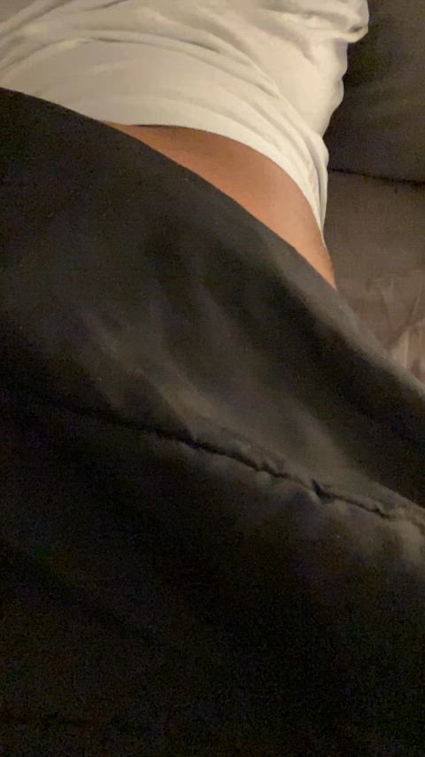 18 yo, i want someone to jerk off to my ass :) tele: @kidcoop kik: slykiddcoop