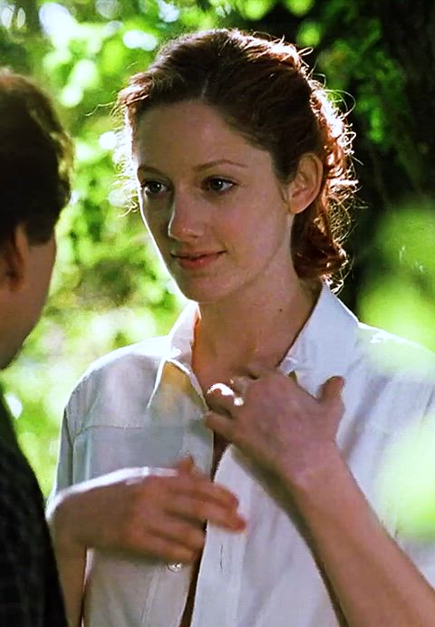 Judy Greer plot 20 years apart in (2002) and Reboot (2022)