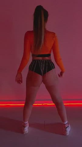 ass dancing twerking gif