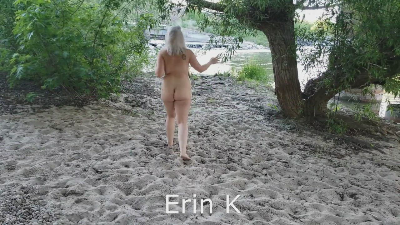 Curvy Natural Tits Nude Pierced Public Shaved Pussy gif