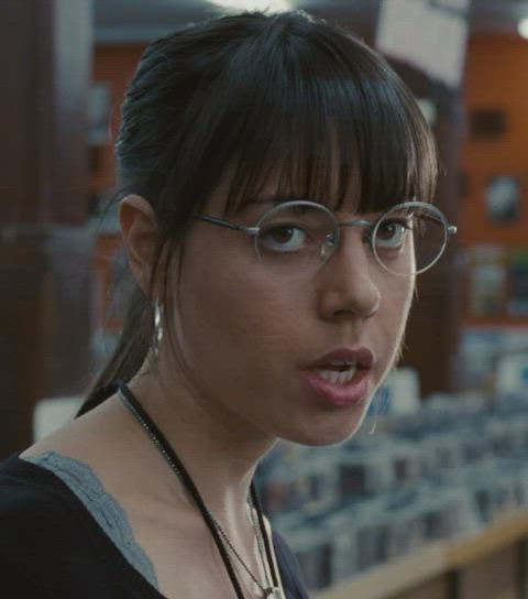 aubrey plaza celebrity female glasses gif