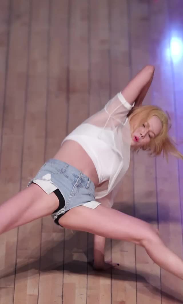 Laysha Chaejin Slutty Dance