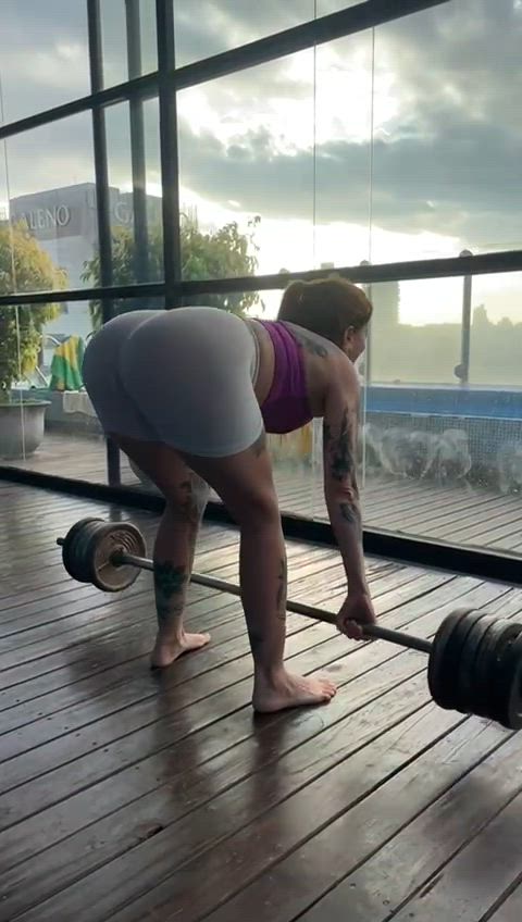 ass big ass booty gym leggings redhead shorts tattoo thick-booty gif