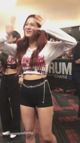 JISOO thighs