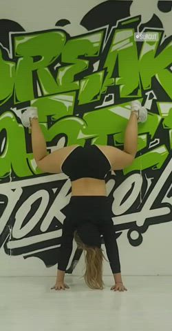 Big Ass Russian Twerking White Girl gif
