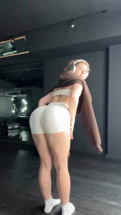 ass gym gymnast yoga pants fitness-girls gif