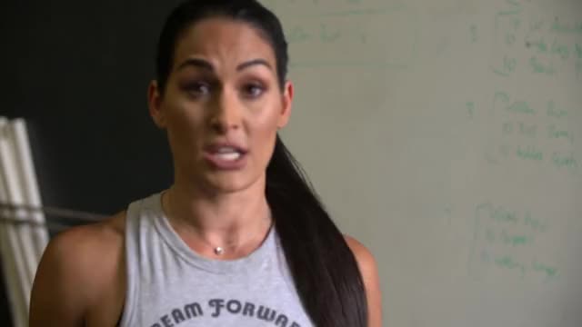 Nikki Bella workout 2