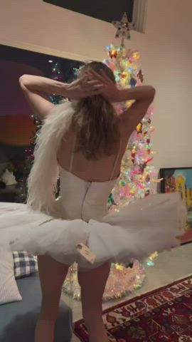 ass blonde brie larson celebrity dancing fake boobs fake tits legs sideboob gif