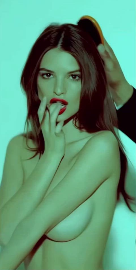 censored dance emily ratajkowski gif