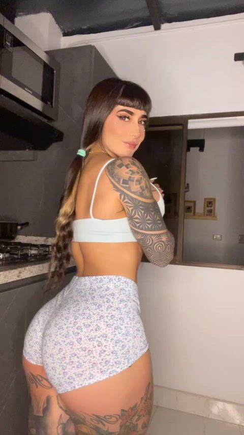 OnlyFans Big Ass Tattoo Pretty Tattooed prettyevil Porn GIF by lauzapata95