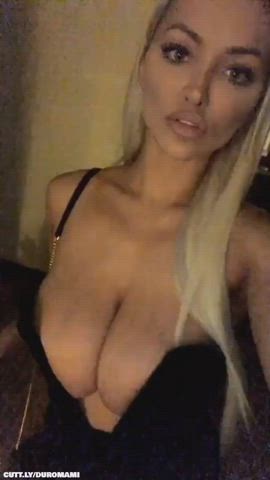big tits boobs bouncing tits celebrity cleavage clothed compilation dress tits gif