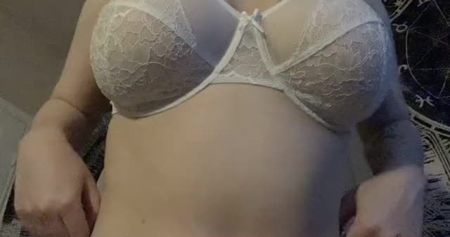 bra doing its job for this drop ❤️ (oc/op)