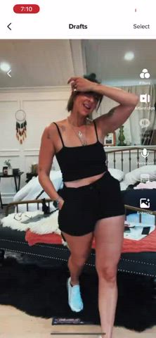 Different (better?!) Version of TikTok video that she posted on Twitter