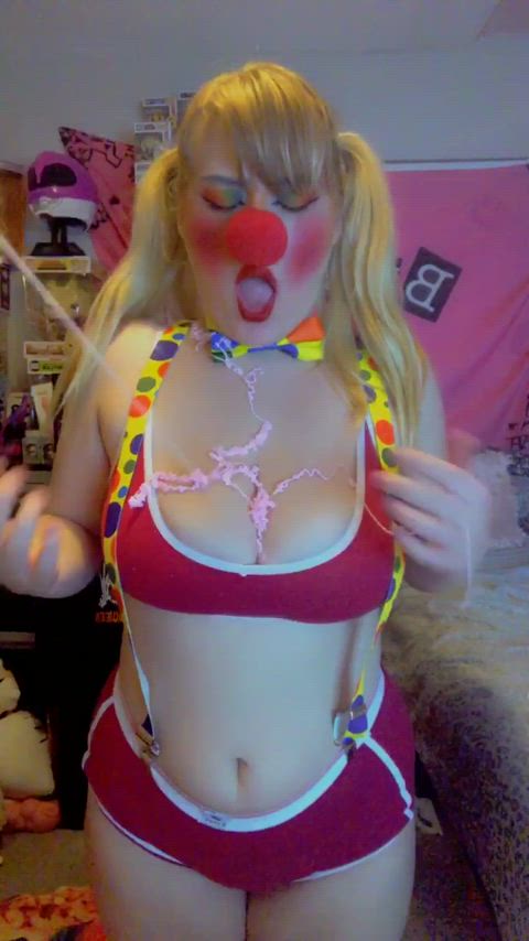 Stop clownin around & fuck me!! Clowngirl content if you dm me ;)