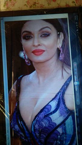 aishwarya rai bachchan boobs cleavage cum cumshot tribute gif