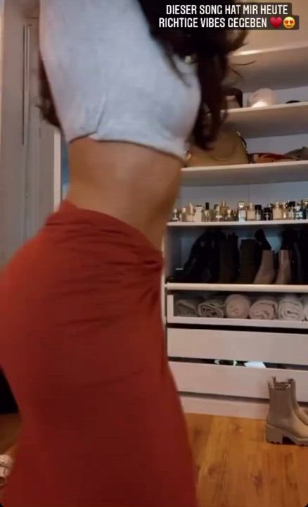 Zara_secret twerking