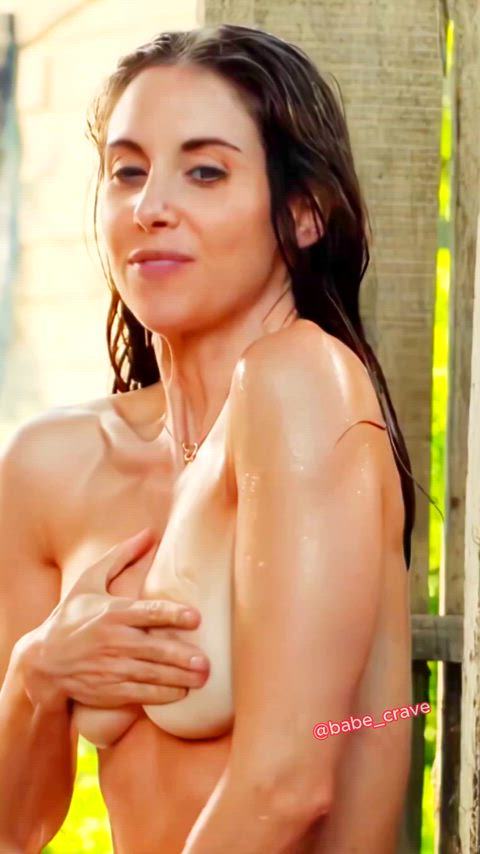 actress alison brie babe babes beautiful boobs brunette celebrity pretty tits gif