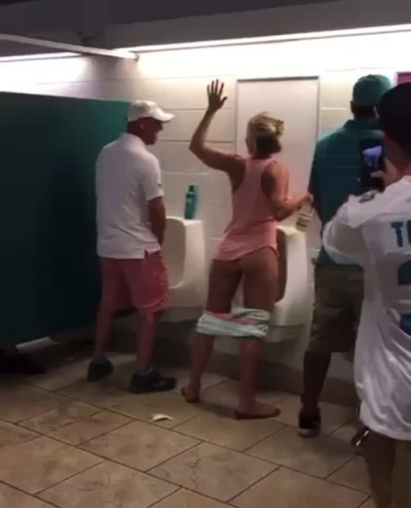 Ass Bathroom Pee gif