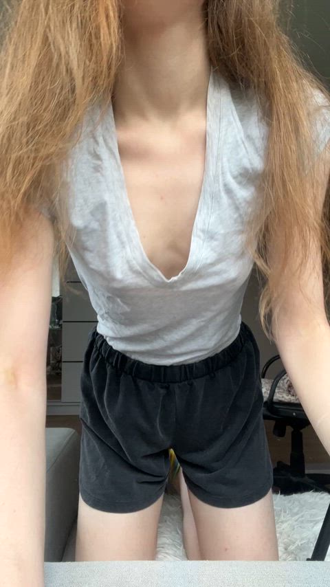 amateur boobs braless downblouse natural tits petittits redhead small tits teen tits