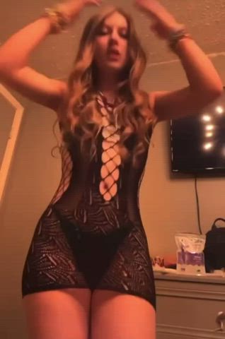 ass twerking white girl gif