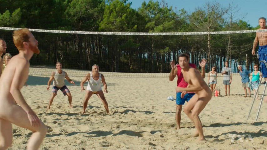 Camping 3 (FR2016) - le match de volleyball sur la plage