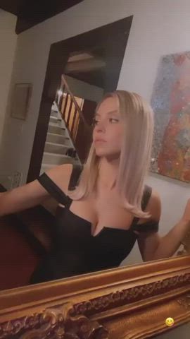 Cleavage Huge Tits Sydney Sweeney gif