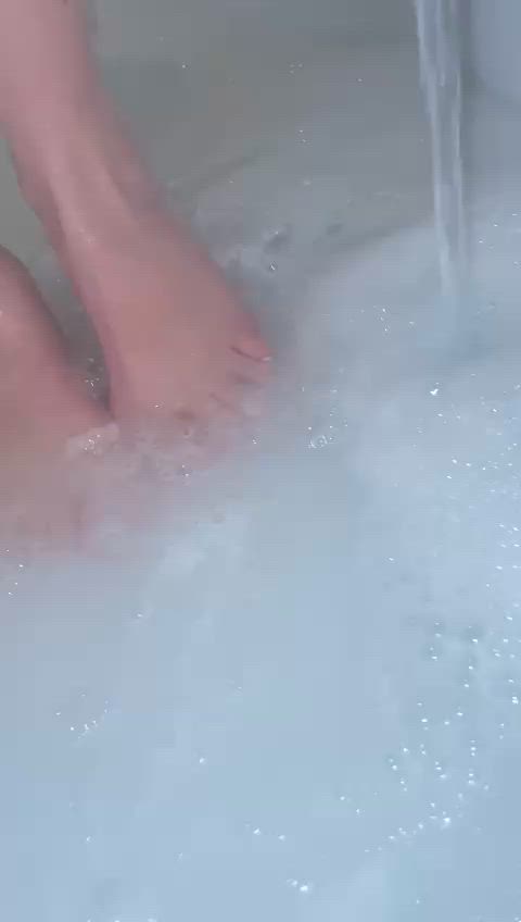 [21] Cleaning these gorgeous toes