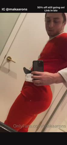 Big Ass Bubble Butt Christmas Gay Mirror OnlyFans Selfie gif