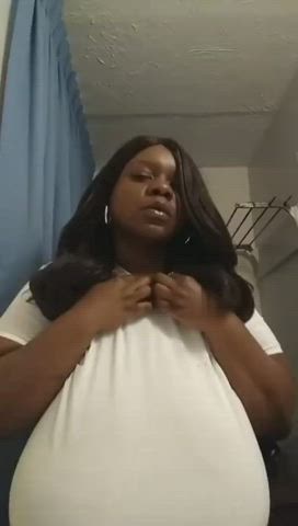 big tits busty ebony homemade hotwife housewife huge tits milf tits gif