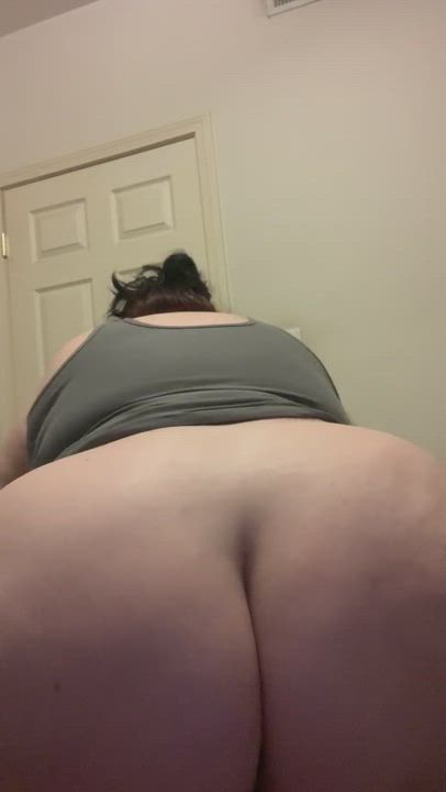 Ass so fat you can’t even see the dildo I’m riding oops ?