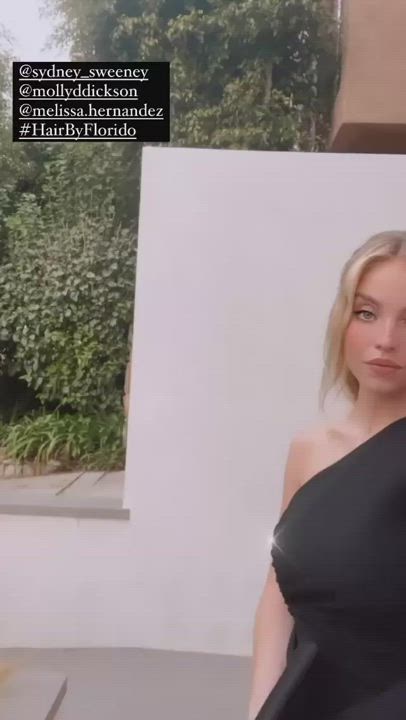 Big Tits Celebrity Sydney Sweeney gif