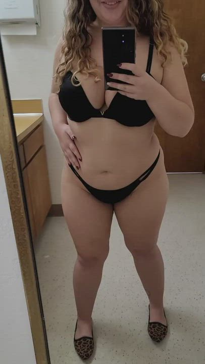 Bikini Chubby Curvy Flashing Lingerie MILF Public Titty Drop Underwear gif