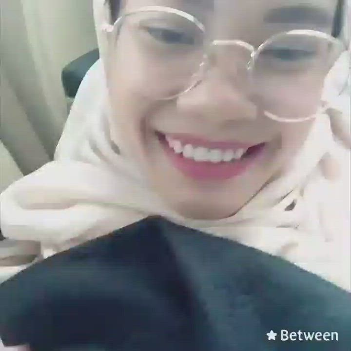 Boobs Bra Erect Nipples Flashing Hijab Malaysian Muslim Nipple Smile Tease gif