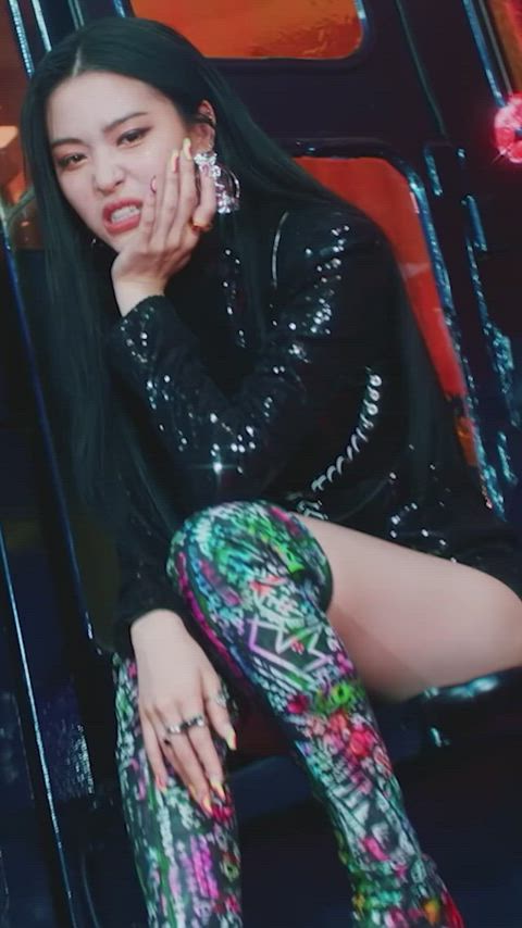 celebrity korean thighs gif