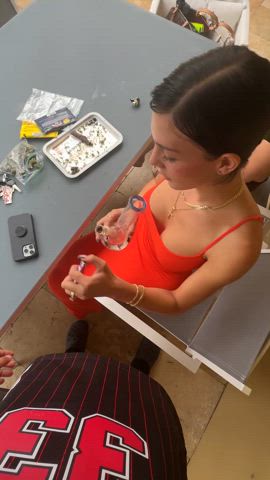 Her first bong hit, how’d she do?