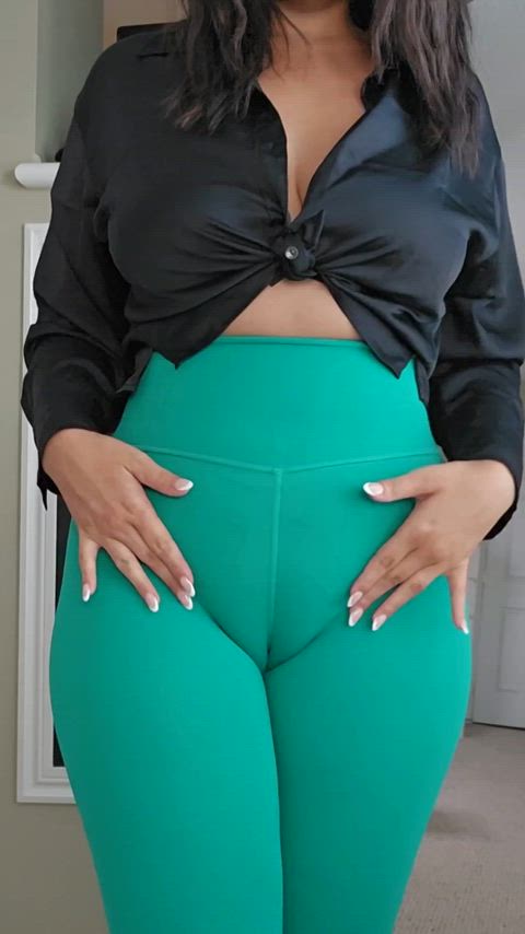 ass big ass camel toe leggings milf teacher thick thick thighs gif