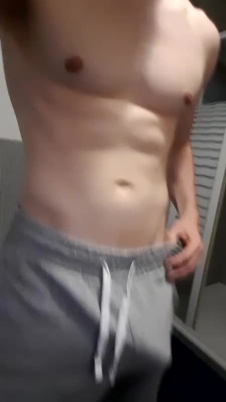 After workout shower, here I co[m]e!