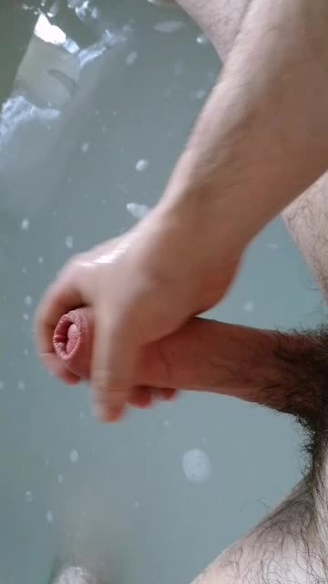 Wanking in the bath