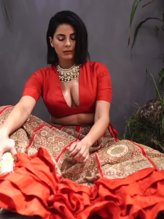 Kirti Kulhari