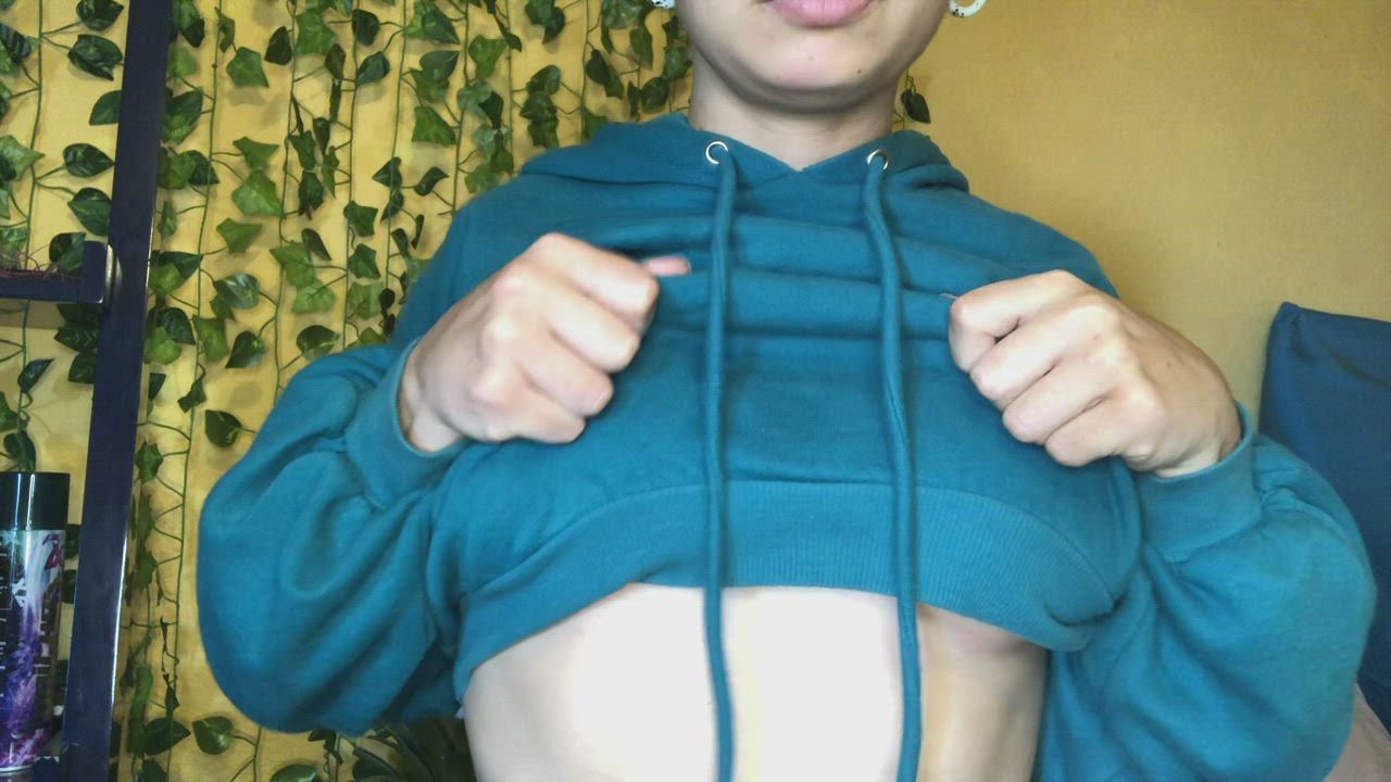 I love this hoodie 💕 (oc titty drop)