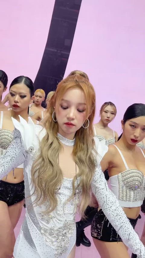 blonde dancing hips korean tease kpop gif