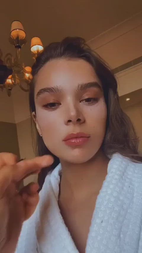 Hailee steinfeld