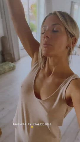 blonde celebrity nipples pokies selfie gif