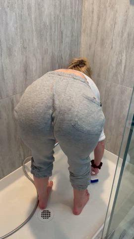 Fuck my ass after watching me clean 😈