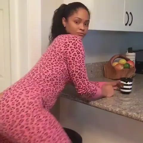 booty bubble butt cute ebony eye contact pretty gif