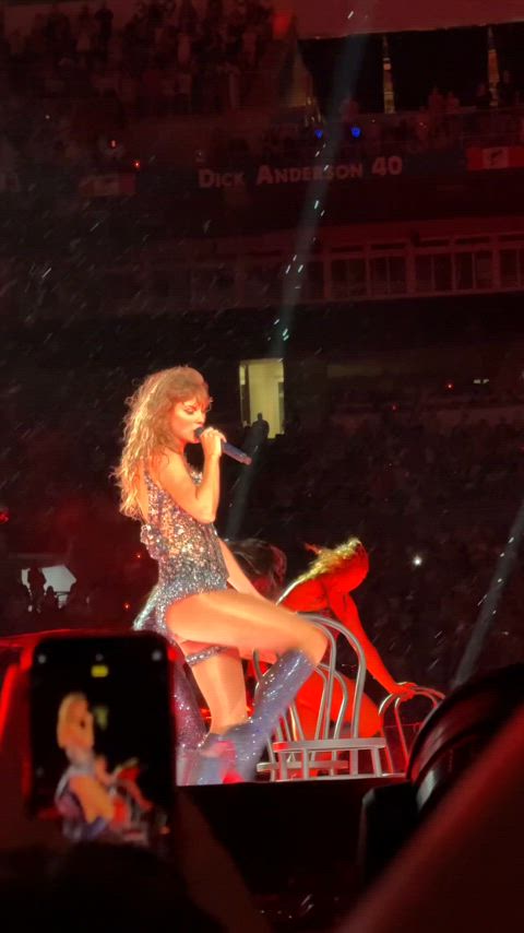 ass celebrity taylor swift gif