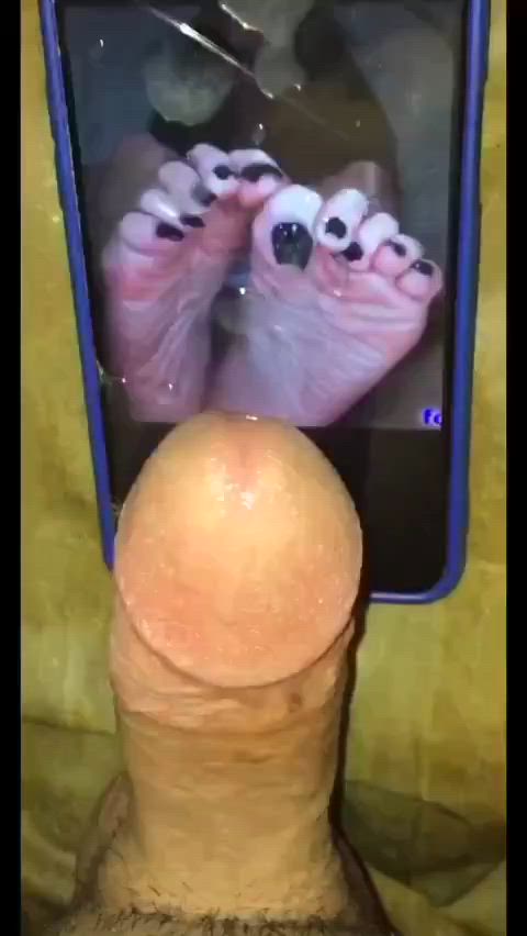 cum on feet cumshot foot fetish huge load jerk off latina gif