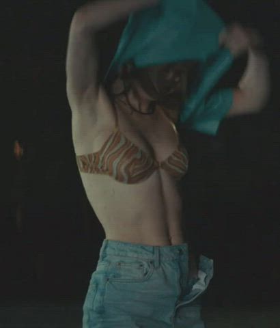 Kiernan Shipka - bra and panties